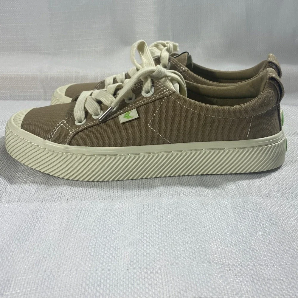 Cariuma OCA Low Camel Brown Canvas Sneakers Womens 6 Mens 4.5 Sustainable Shoe